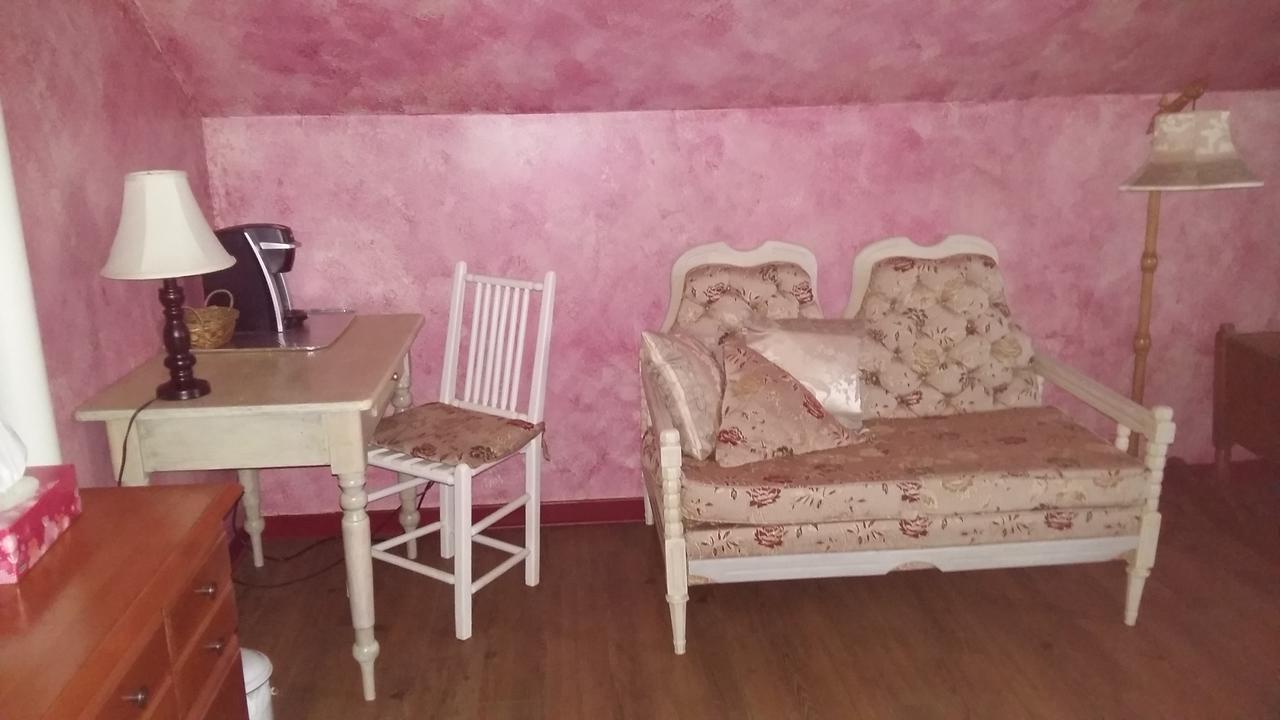 Gite Agricole Les Lilas Saint Wenceslas Zewnętrze zdjęcie